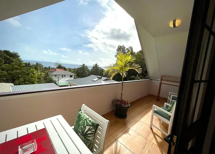 Belle Montagne * Grand Anse (Mahe)